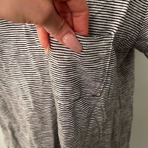 Women's Classic Stripped Short Sleeve Tee NWOT - Picture 2 of 9